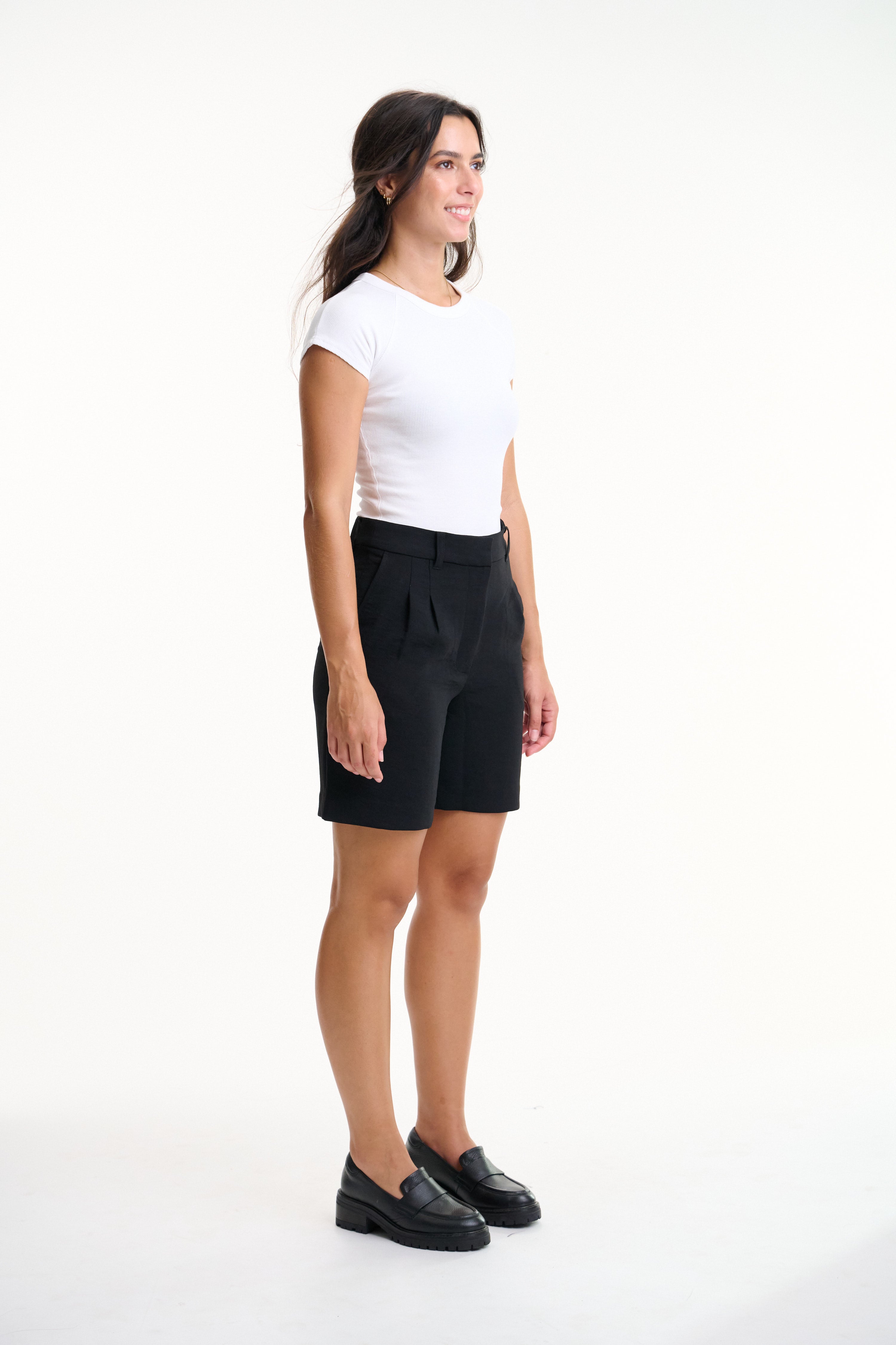 the avia bermuda short