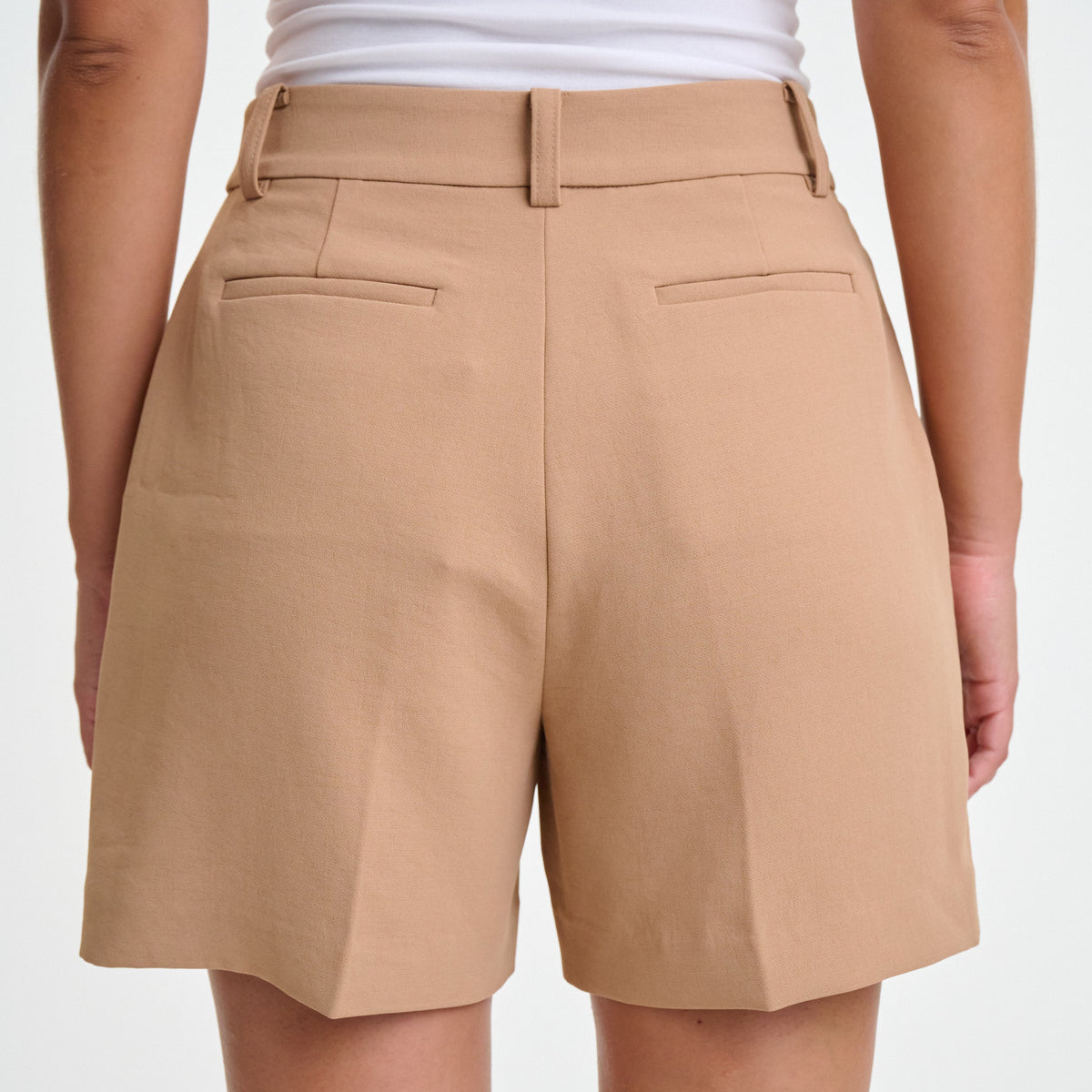 the avia tailored short